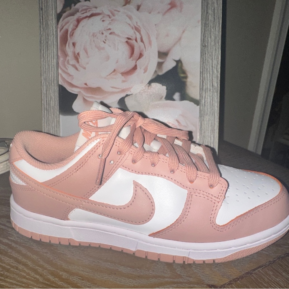 Rose whisper dunks sz 7